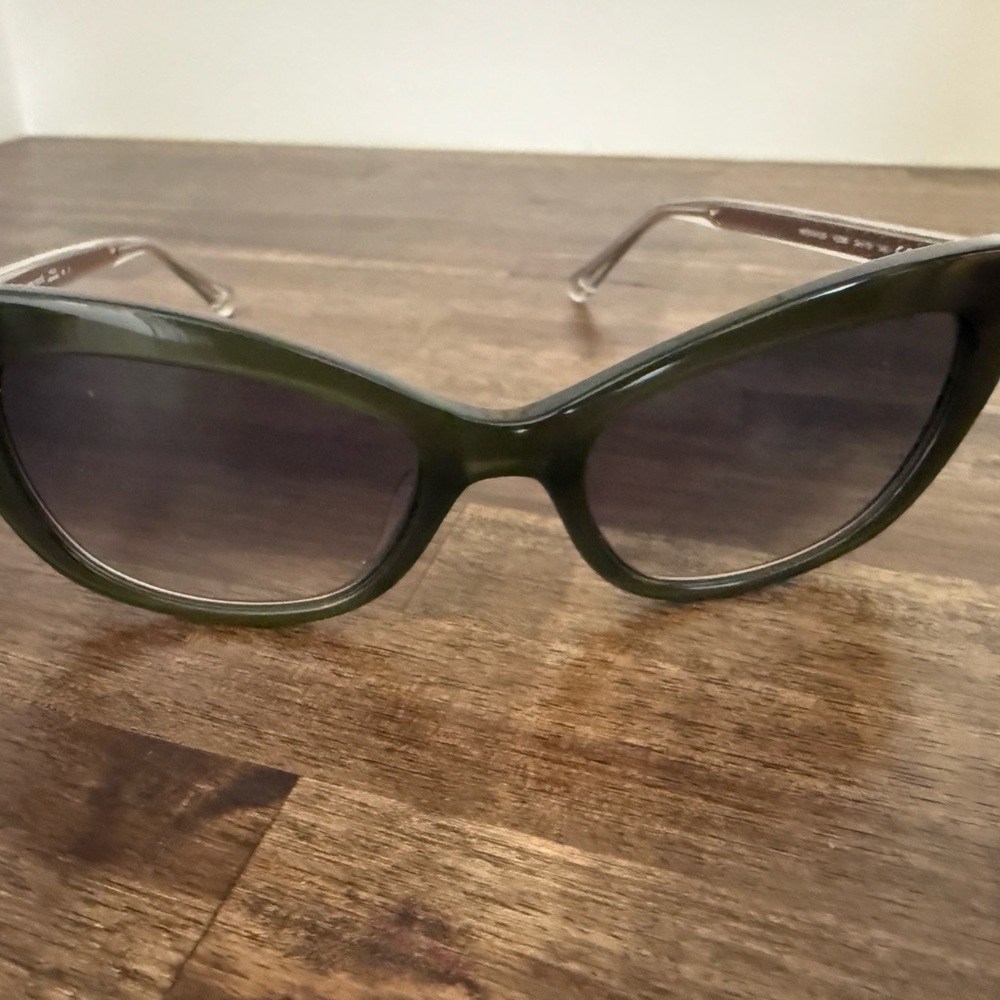 New Kate Spade Sunglasses - Picture 2 of 4